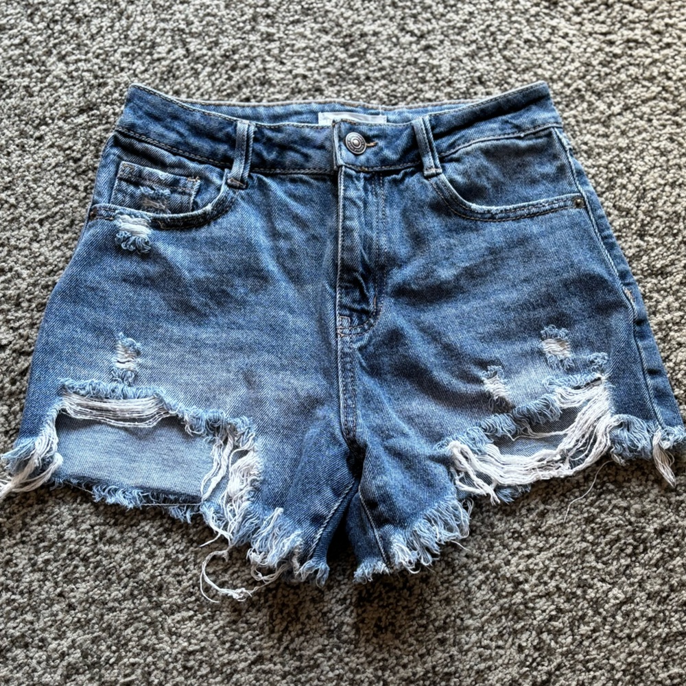 Trendy Frayed Hem Blue Jean Shorts